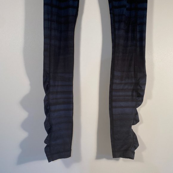 Lululemon Ruffled Leg Blue Black Workout Leggings Women Size 4 - Picture 3 of 7
